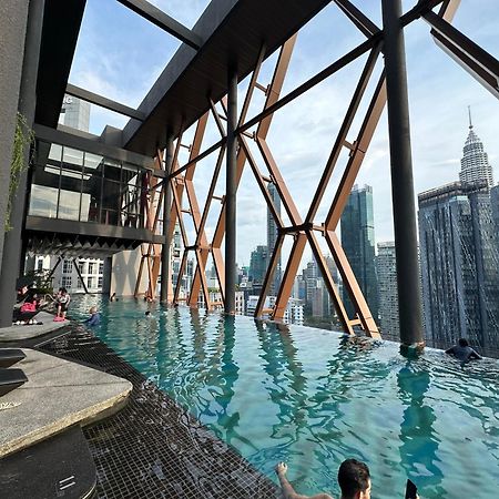 Scarletz Suites Klcc By Aura Куала-Лумпур Екстер'єр фото