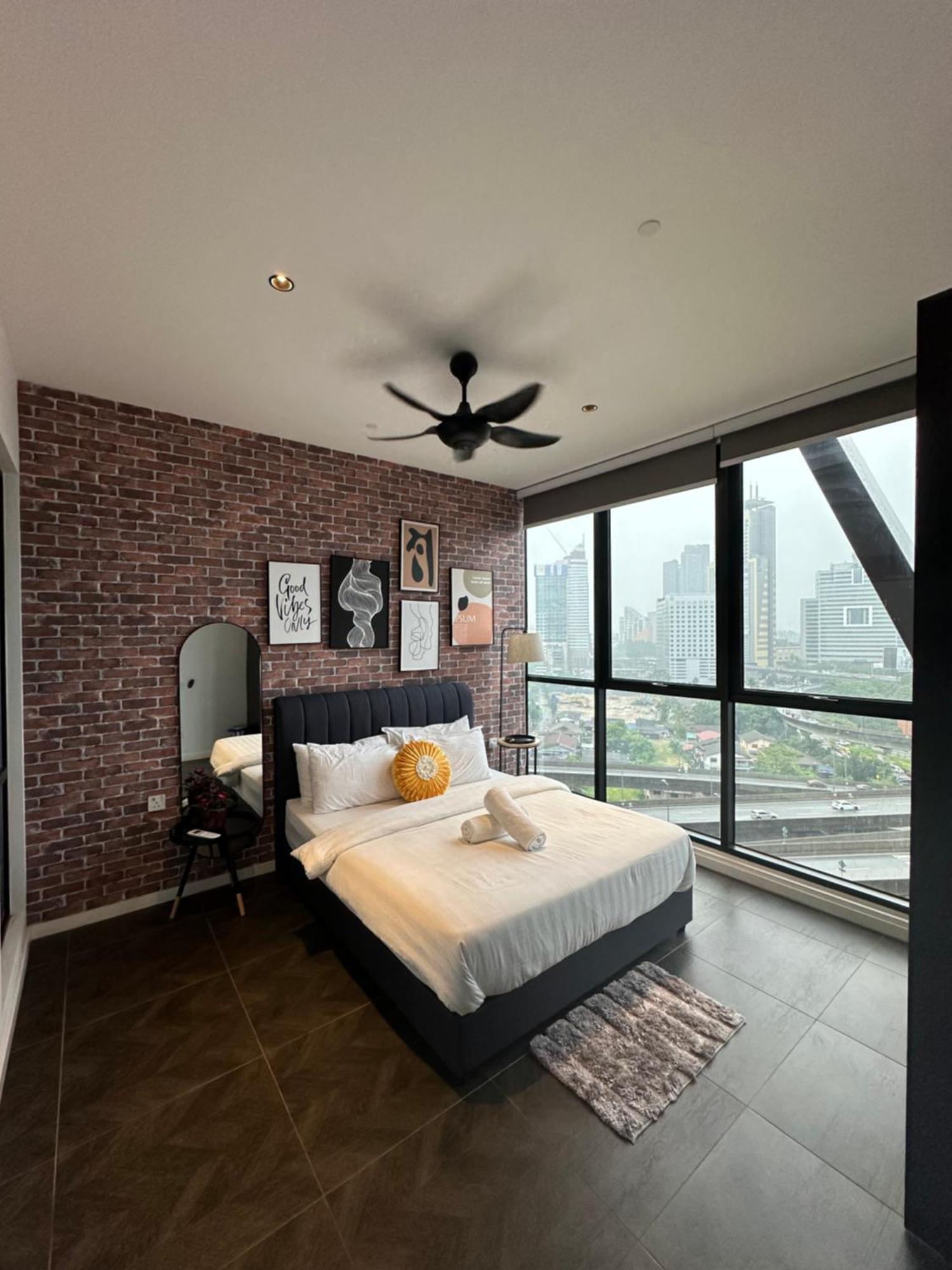 Scarletz Suites Klcc By Aura Куала-Лумпур Екстер'єр фото