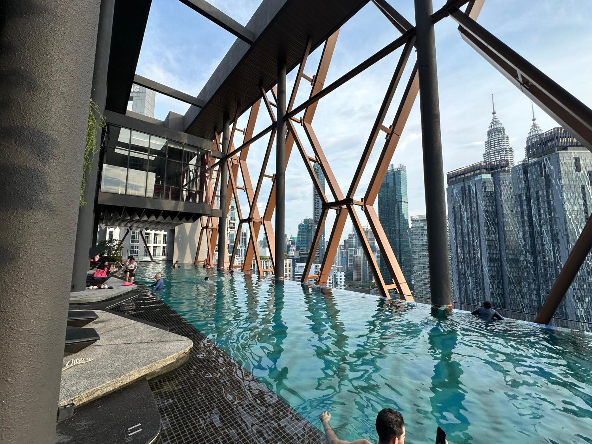 Scarletz Suites Klcc By Aura Куала-Лумпур Екстер'єр фото